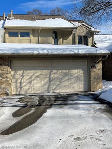 4267 Foxpointe Dr, West Bloomfield, MI, 48323