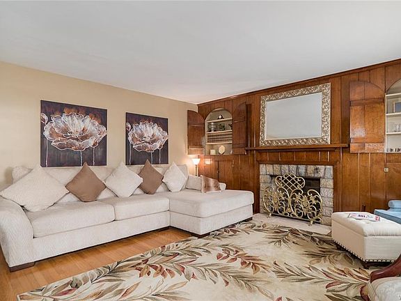 2nd image of 1251 Colvin Blvd