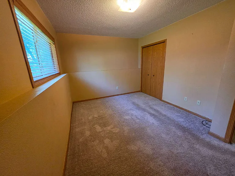 E11975 E Robin Rd — Photo 41