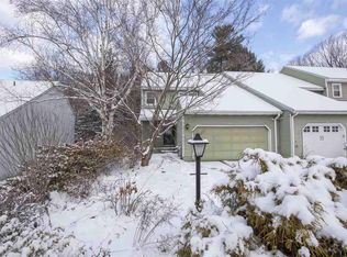 28 Mohawk Trl, Clifton Park, NY 12065