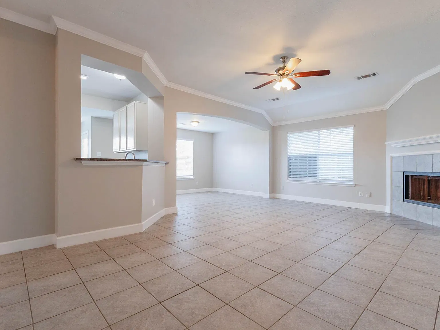 3 bed, 1540 sqft, $1,950 — Photo 4