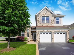 132 Andover Dr S, Kendall Park, NJ 08824