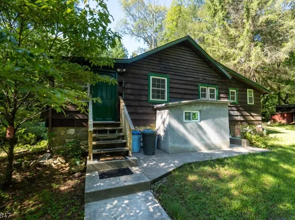 10 Oak Ln, Vernon Twp., NJ 07461