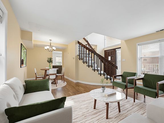 3rd image of 830 Forest Ave Unit B