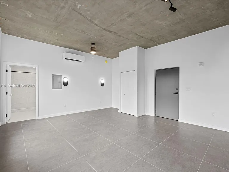 315 NW 32nd St #307 — Photo 10