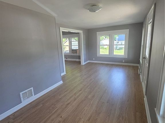 3rd image of 1335 Coopermill Rd