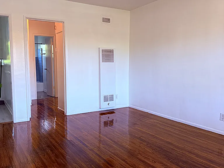 1380 Masselin Ave #6 — Photo 1