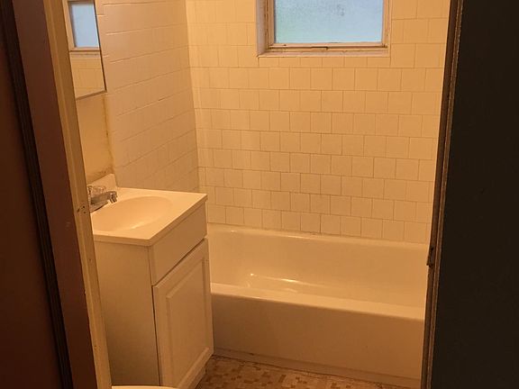 4th image of 4020 Durnam Pl