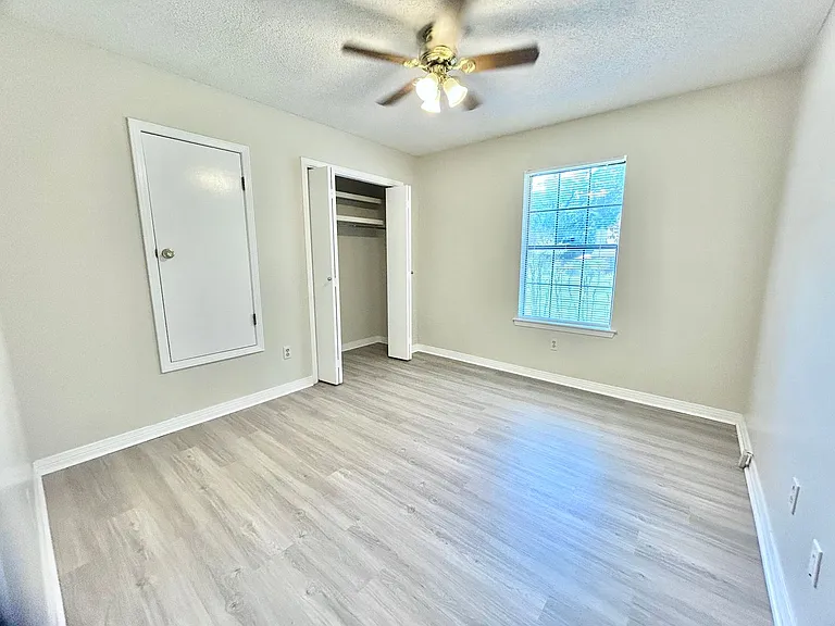 9345 Chisholm Rd #J3 — Photo 8