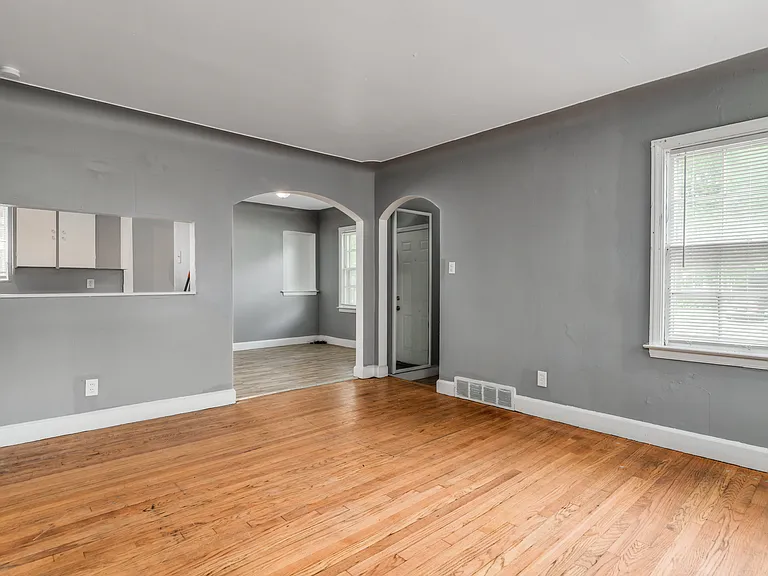 11262 Courville St — Photo 8