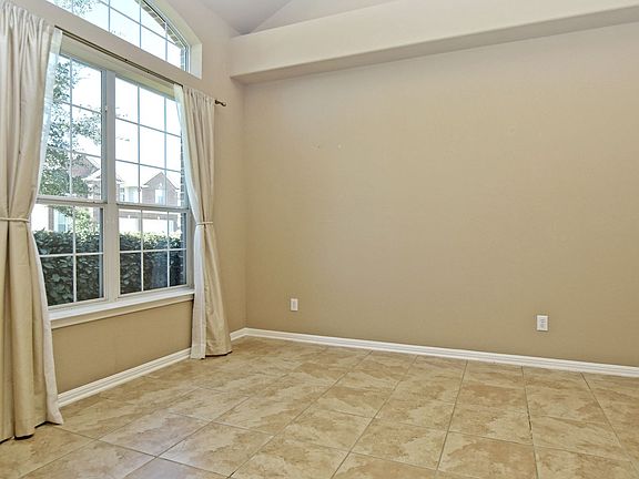 5th image of 19545 Diablo Dr