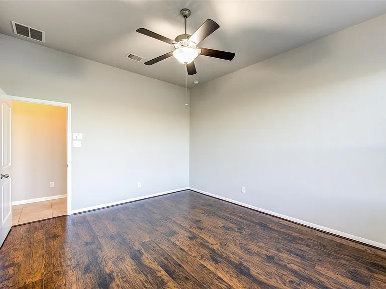 5314 Silver Ledge Dr — Photo 35