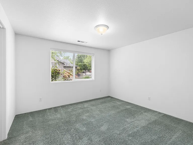 621 Shadow Wood Dr — Photo 16