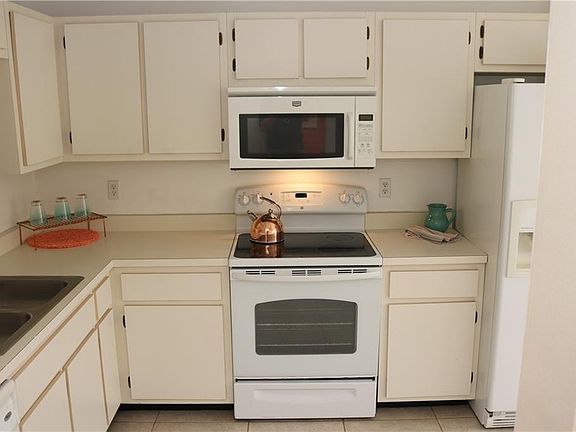 3rd image of 172 Sandlewood Trl