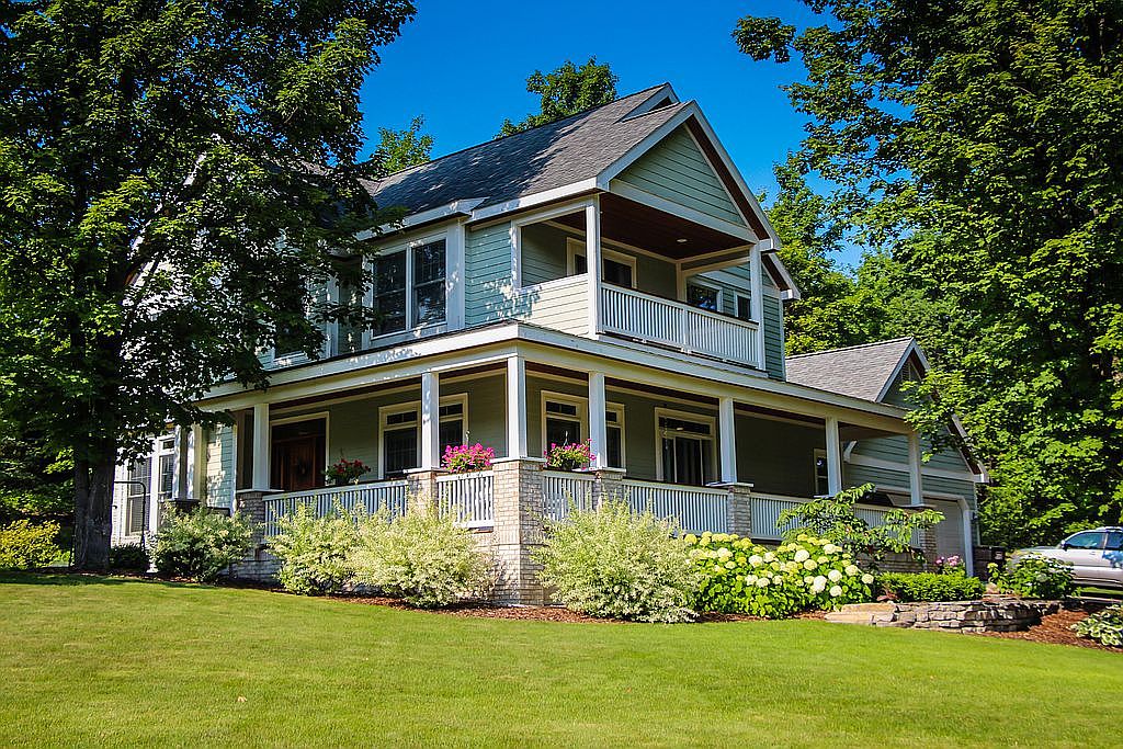 1628 S Maple Bluffs Ct, Suttons Bay, MI 49682 Zillow