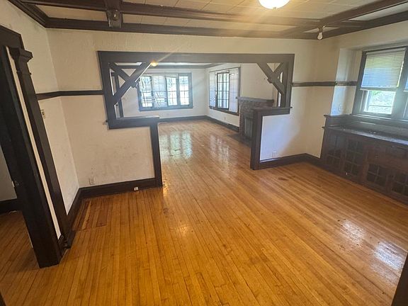 4th image of 3237 Sheridan Ave N