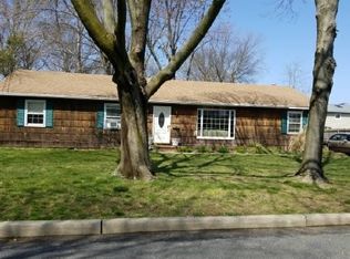 27 Tecumseh Ave, Oceanport, NJ