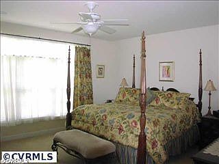 4th image of 3015 E Martins Grant Cir