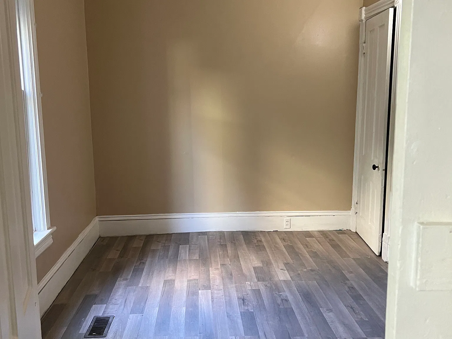 2 bed, 800 sqft, $950 — Photo 2