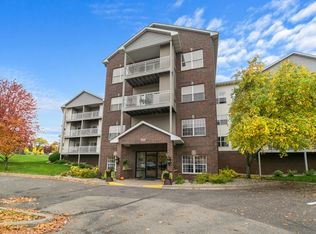 2231 Penn Pl APT 219, North Saint Paul, MN 55109