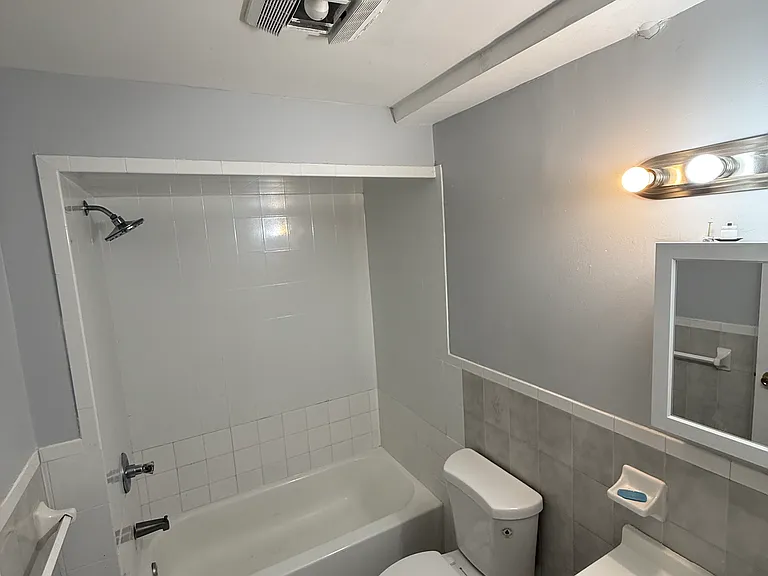 55 Chester Ave #1 — Photo 3
