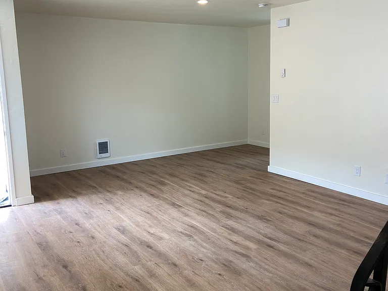366 Van Buren St #10 — Photo 2