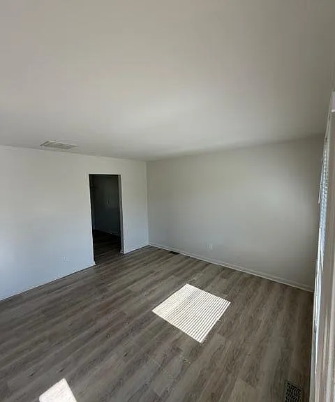2059 Deauville Dr — Photo 3