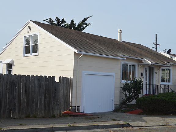 3rd image of 2408 Pine Ave