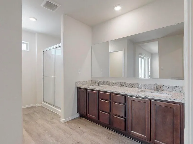 1504 Gulfstream Dr SE — Photo 11