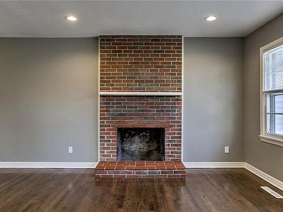 2nd image of 4516 Crisp Ave