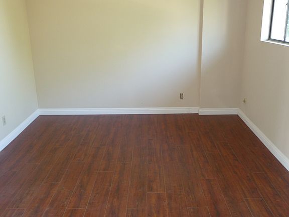 3rd image of 848 W Huntington Dr Unit 20