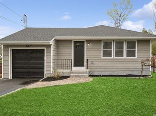 20 Elm Dr, East Northport, NY 11731