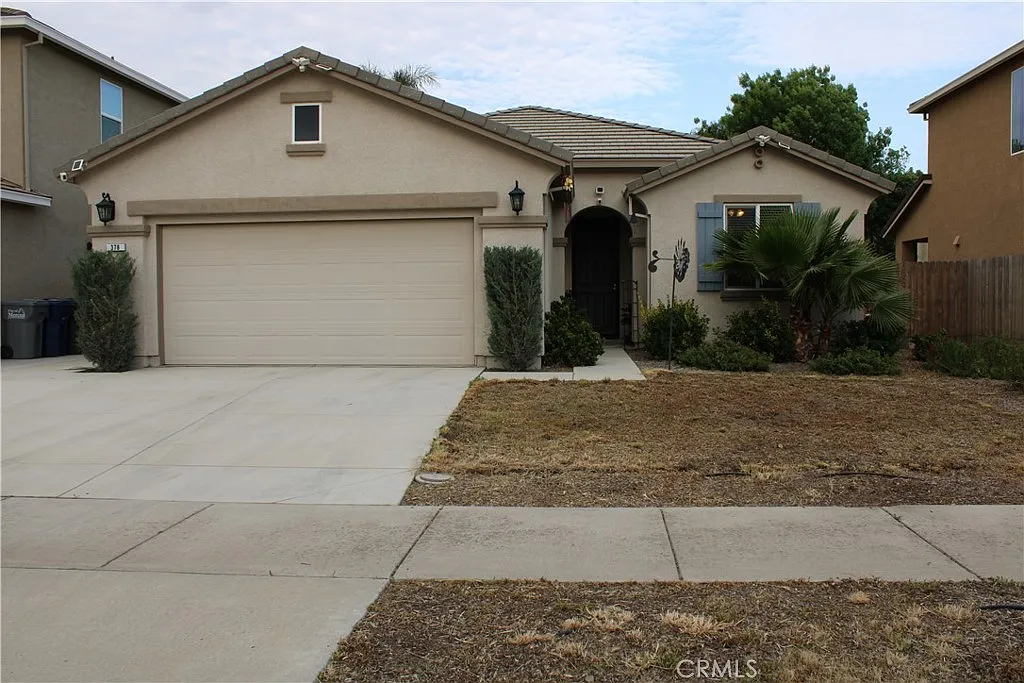 378 Denise Dr photo 1