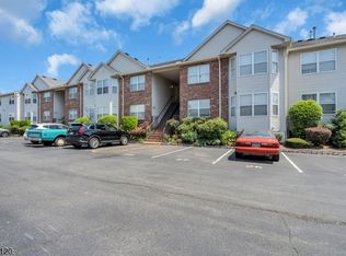 15 Donna Dr #607, East Hanover, NJ 07936