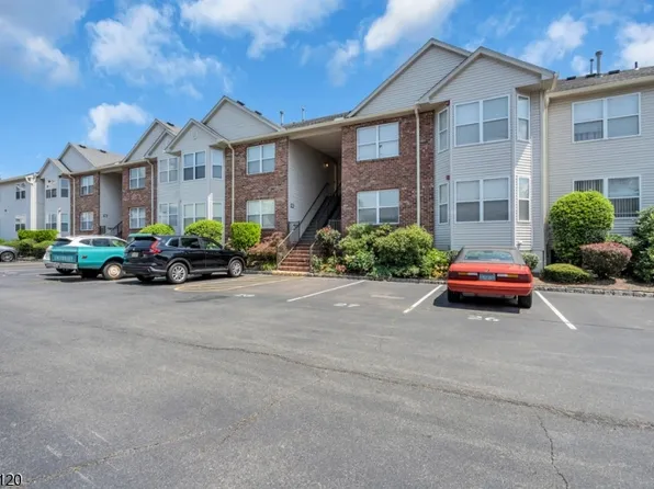 15 Donna Dr, East Hanover Twp., NJ 07936