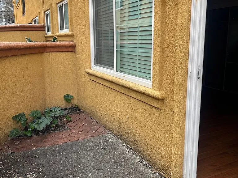 1819 G St — Photo 14