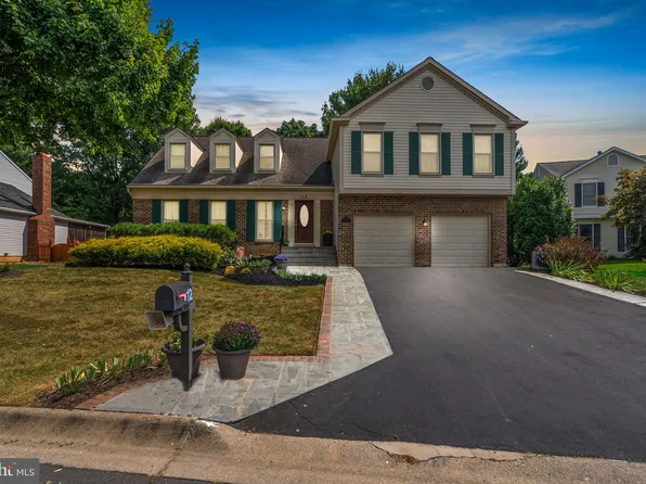 12 Dartmoor Ct, Olney, MD 20832