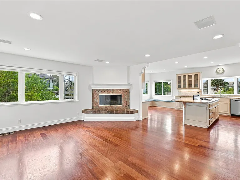 1220 Ocean Dr — Photo 12