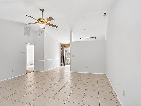 5th image of 13644 Laraway Dr