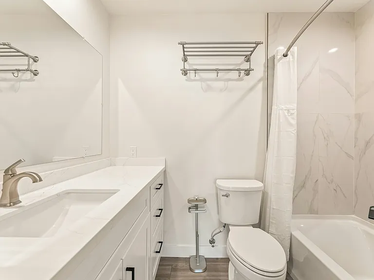 5409 Radford Ave #12 — Photo 10