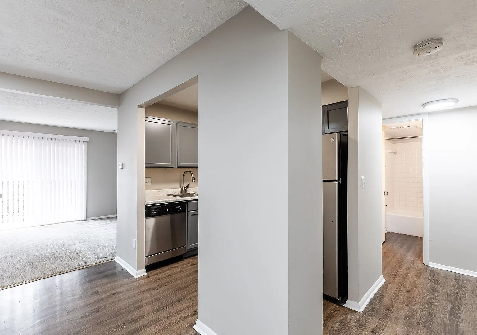 605 Hanna Ave Apartments — Photo 2