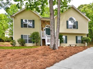 4663 Fox Forrest Dr, Flowery Branch, GA 30542