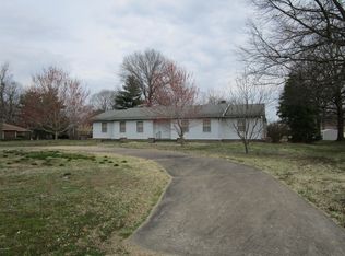 1331 Belle Aire Pl, Carthage, MO 64836