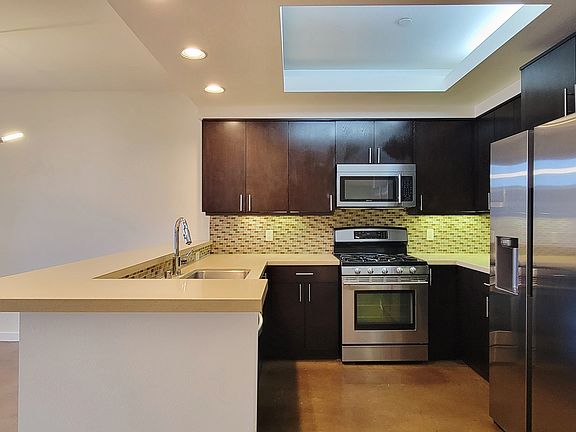 4th image of 5420 Harold Way #303