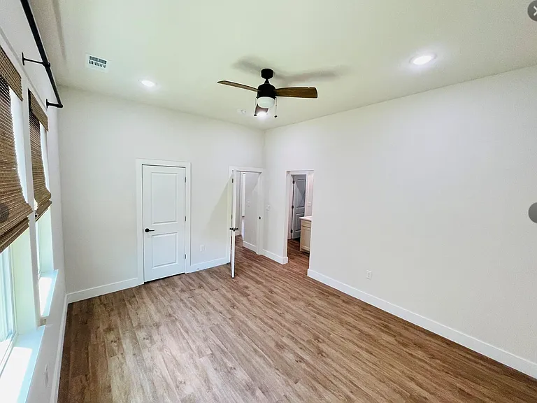 444 Timberbend Trl — Photo 15