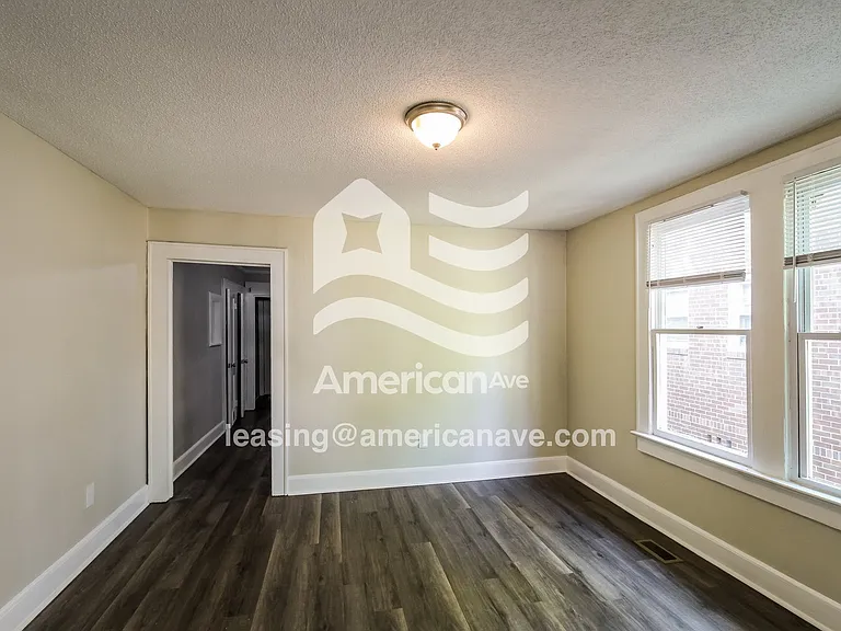 1844694_005_dining_room_13672893.jpg