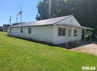 225 S Jackson St, Blandinsville, IL 61420