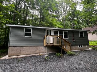 115 Paxinos Dr, Pocono Lake, PA 18347