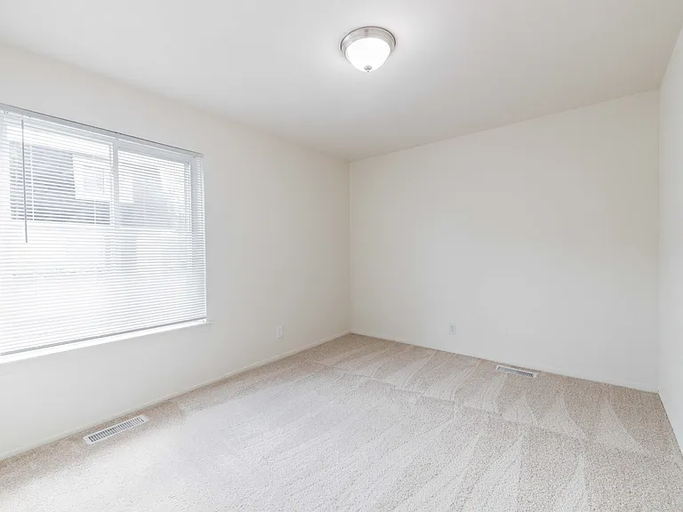 Coach House Apartments — Photo 39