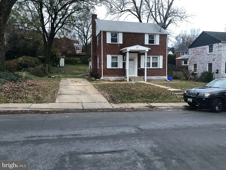 2606 Parker Ave